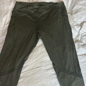 Victoria Sport Olive Green Active knee length Leggings